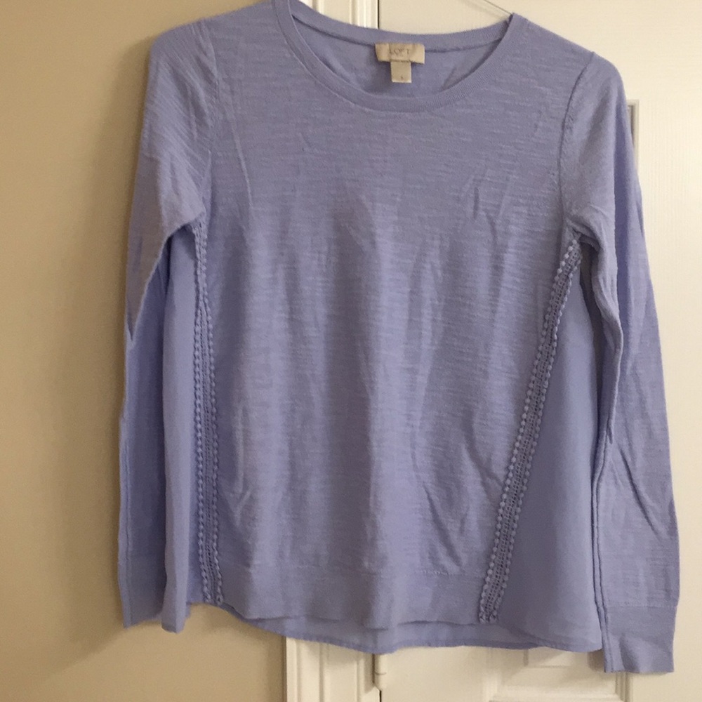 Lightweight sweater